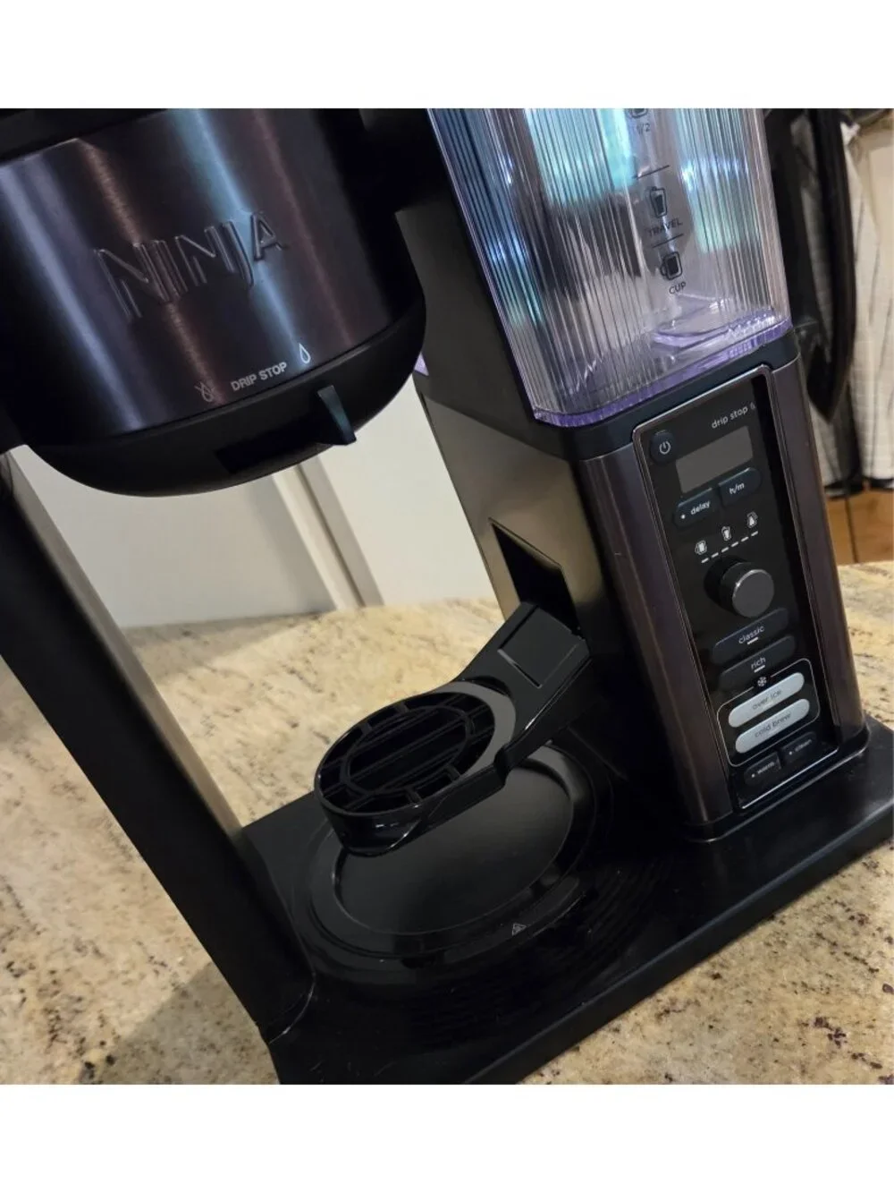 Ninja Hot & Iced Coffee Maker Single Serve to 10 Cup Carafe Drip Rapid Cold